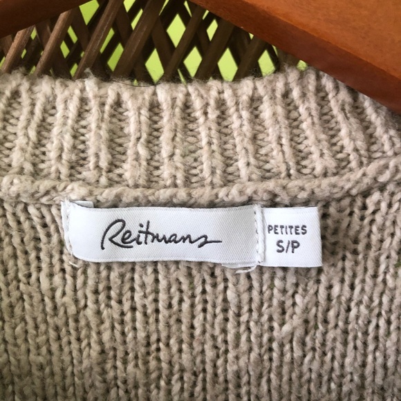 🌿2/20 Beige Knit crop sweater - Picture 2 of 4